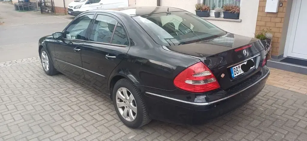 Brugt Mercedes E220 Elegance 150 HK (110 kW) 2003 Sort Sedan