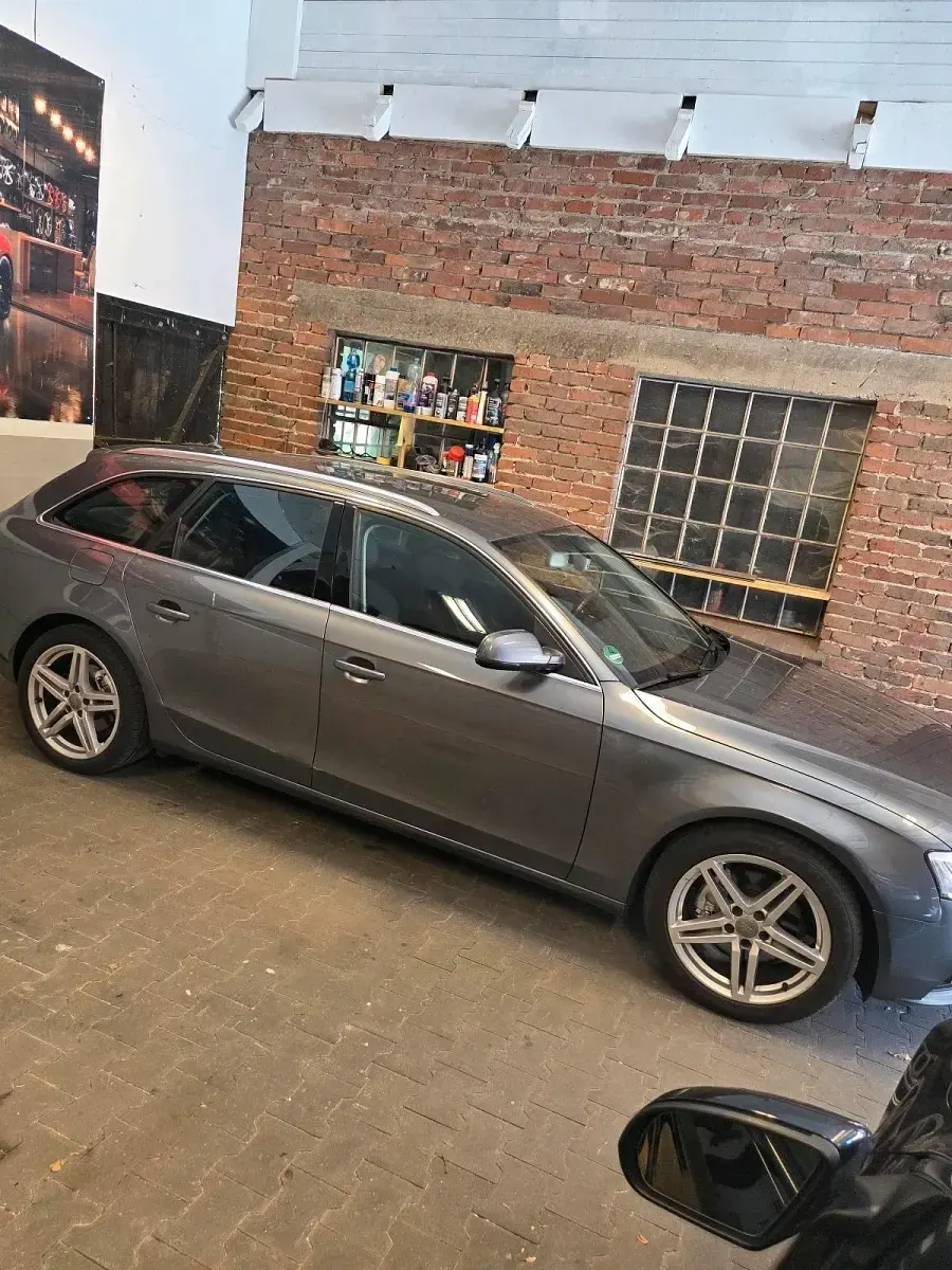 Gebraucht Audi A4 176 PS (129 kW) 2015 Grau Kombi