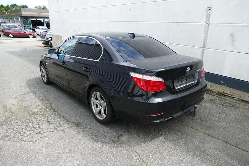 Second-hand BMW 525 218 CP (160 kW) 2007 Negru Berlinǎ
