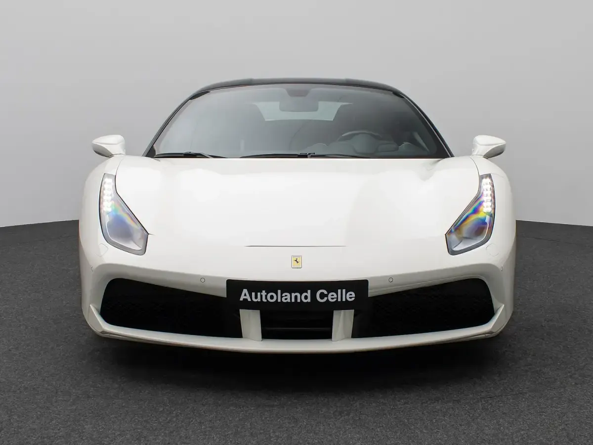 Gebraucht Ferrari 488 670 PS (492 kW) 2016 Bianco avus 100 Coupé