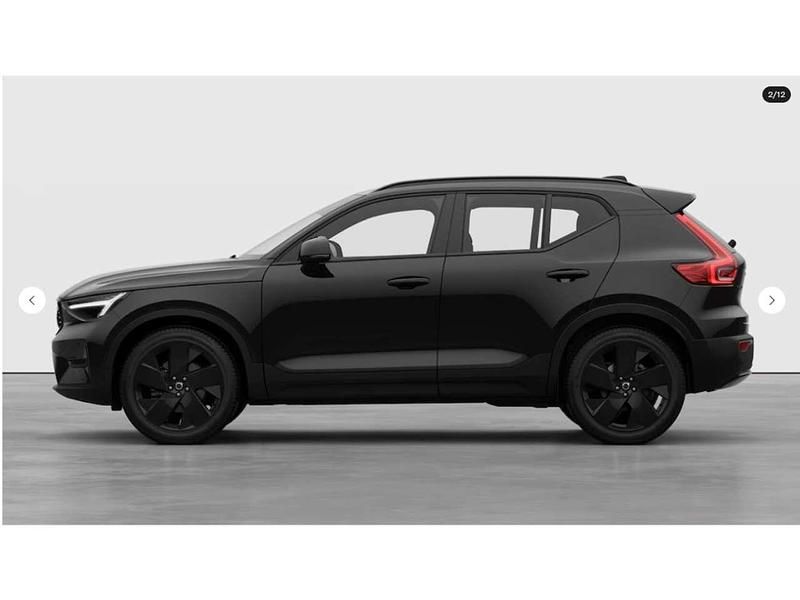 Neu Volvo XC40 Plus 163 PS (119 kW) 2026 Schwarz SUV
