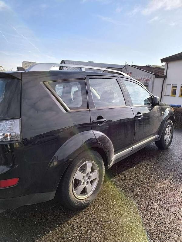 Gebraucht Mitsubishi Outlander Invite 140 PS (102 kW) 2007 Pantherschwarz (p) SUV