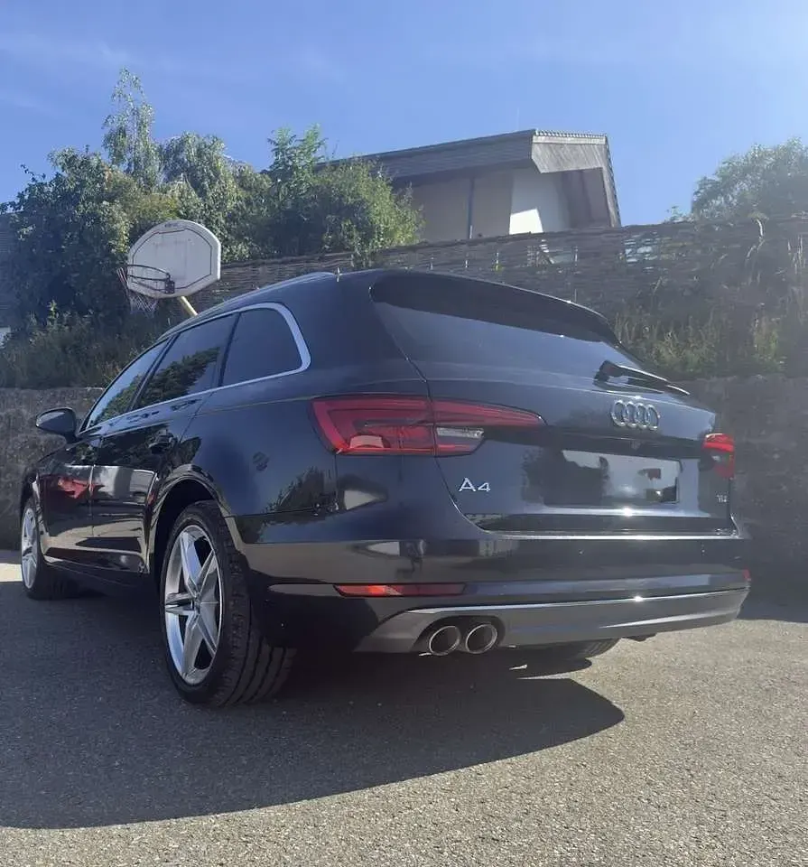 Gebraucht Audi A4 Sport 190 PS (139 kW) 2017 Blau Kombi