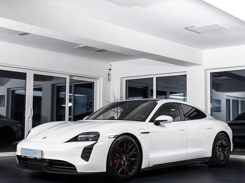 Weiß Gebraucht 2023 Porsche Taycan GTS Limousine | 76.500 € - Bild 1/4