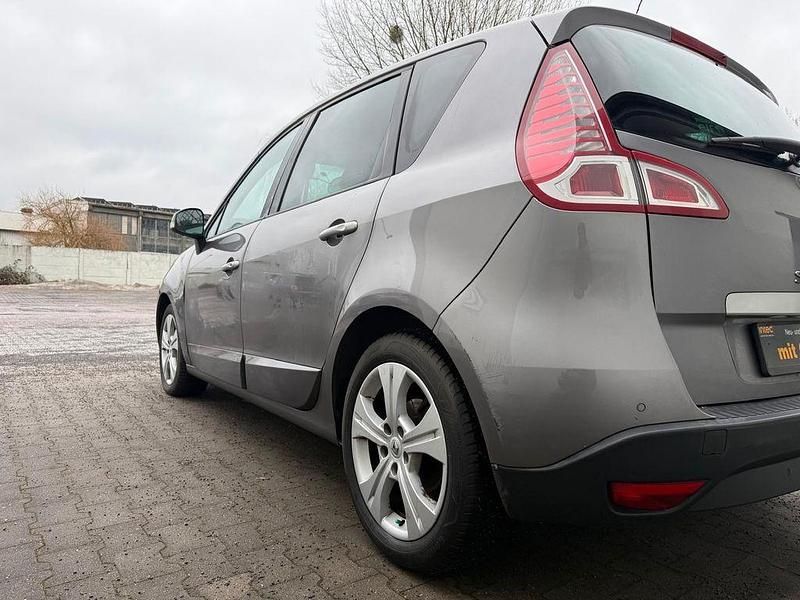 Gebraucht Renault Scénic III Dynamique 131 PS (96 kW) 2009 Grau Van / Kleinbus