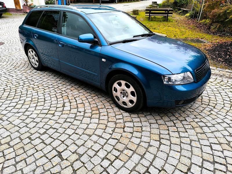 Blau Gebraucht 2003 Audi A4 Kombi | 1.550 € (Fairer Preis) - Bild 1/4