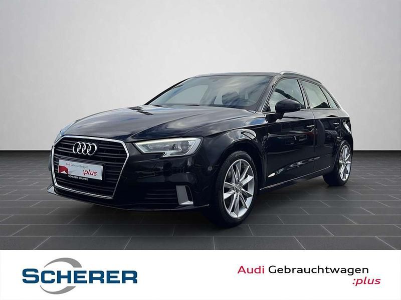 Mythosschwarz metallic (metallic) Gebraucht 2018 Audi A3 Comfort Limousine | 17.880 € (Fairer Preis) - Bild 1/4