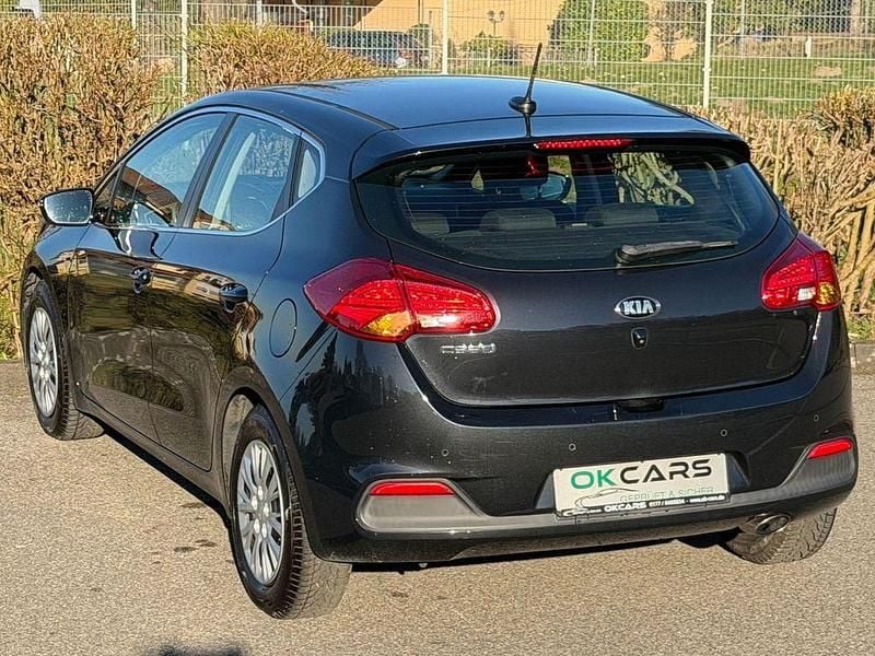 Gebraucht Kia Ceed Vision 99 PS (72 kW) 2013 Schwarz Kleinwagen
