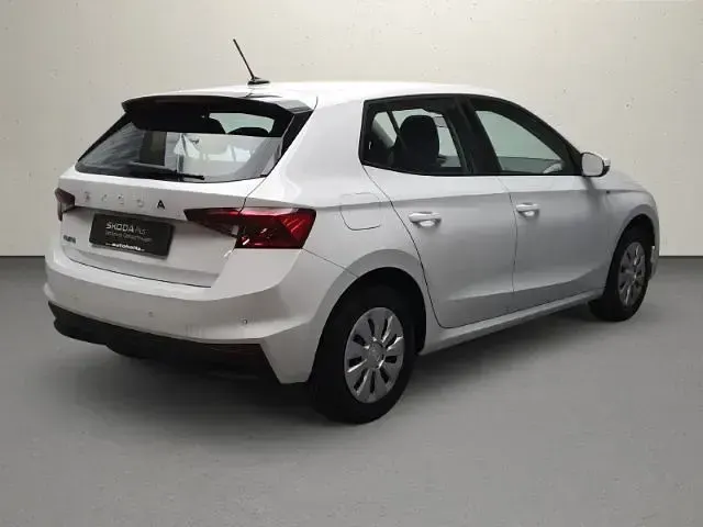Gebraucht Skoda Fabia Essence 80 PS (58 kW) 2026 Moonweiss metallic Kleinwagen