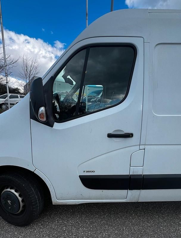 Gebraucht Opel Movano 136 PS (100 kW) 2017 Weiß Van / Kleinbus