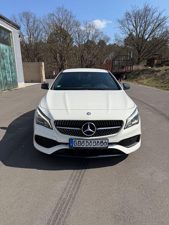 Gebraucht Mercedes CLA220 177 PS (130 kW) 2016 Weiß Limousine