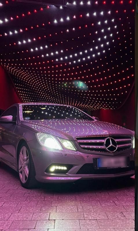 Silber Gebraucht 2011 Mercedes E350 Coupé | 10.500 € (Etwas zu teuer) - Bild 1/2