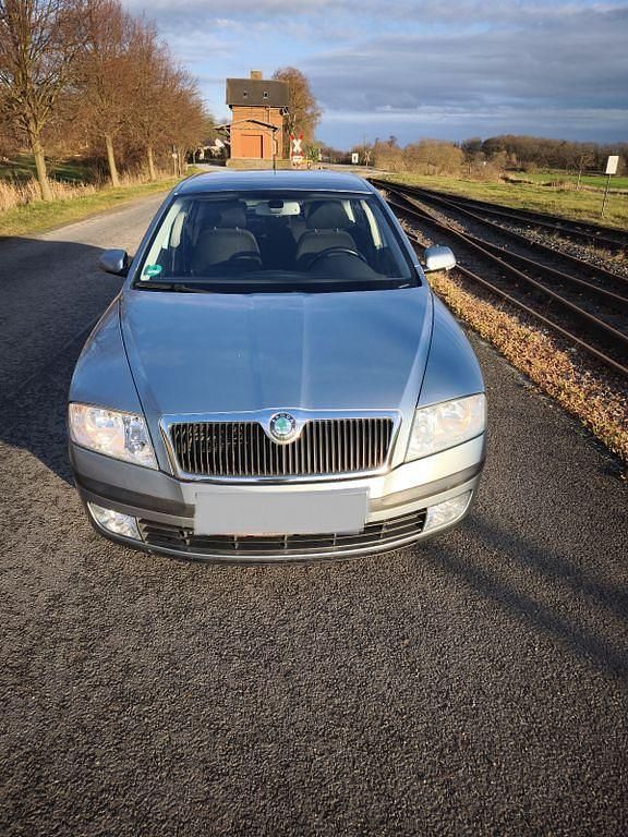 Blau Gebraucht 2006 Skoda Octavia Elegance Limousine | 2.500 € (Guter Preis) - Bild 1/4