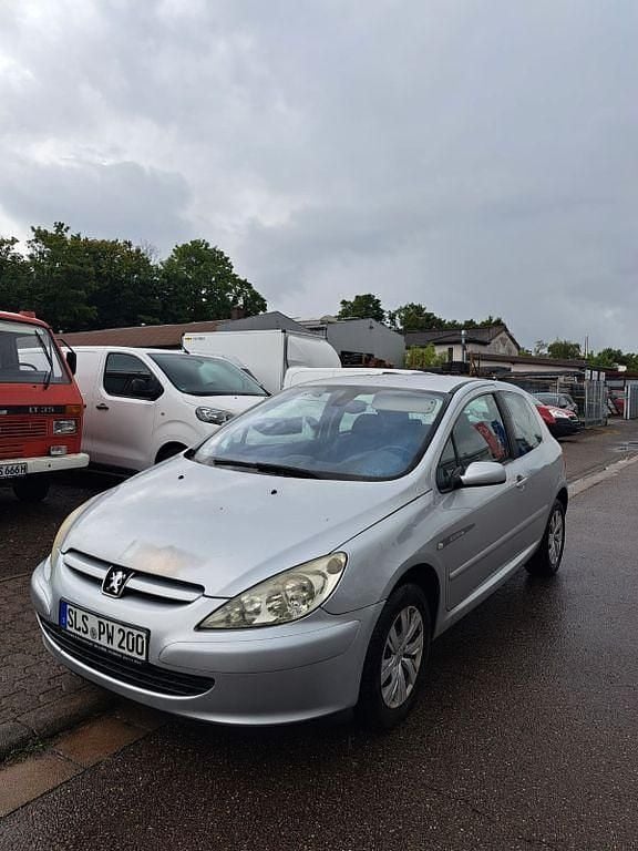 Grau Gebraucht 2005 Peugeot 307 Quiksilver Limousine | 1.690 € (Guter Preis) - Bild 1/4