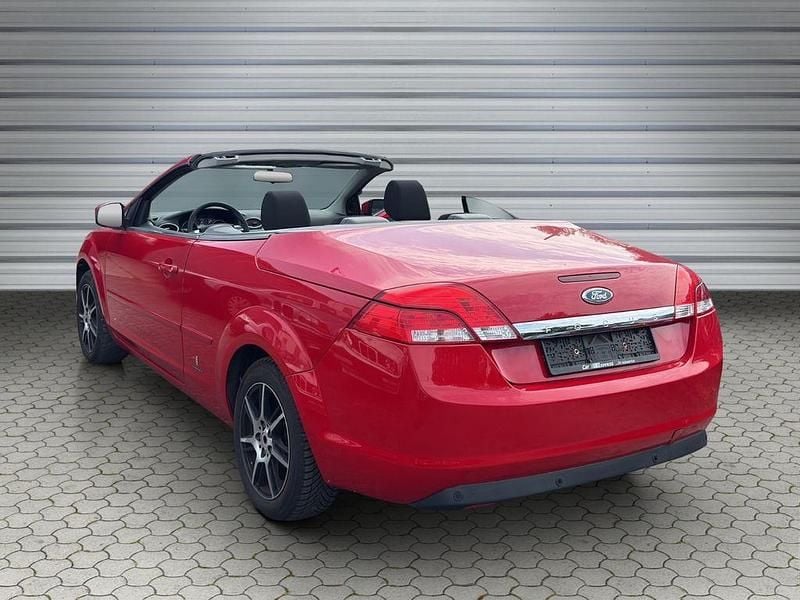 Gebraucht Ford Focus Cabriolet 101 PS (74 kW) 2010 Rot Cabrio