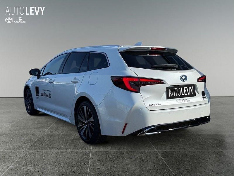 Neu Toyota Corolla 196 PS (144 kW) 2026 Platinum white pearl Kombi