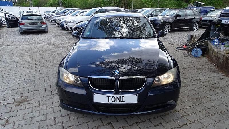 Gebraucht BMW 318 143 PS (105 kW) 2007 Blau Kombi