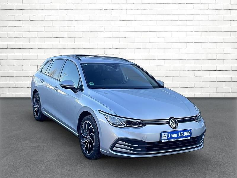 Gebraucht VW Golf VIII 150 PS (110 kW) 2021 Silber Kombi