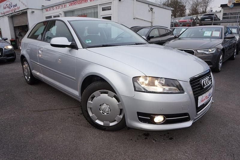 Gebraucht Audi A3 Attraction 105 PS (77 kW) 2012 Silber Limousine