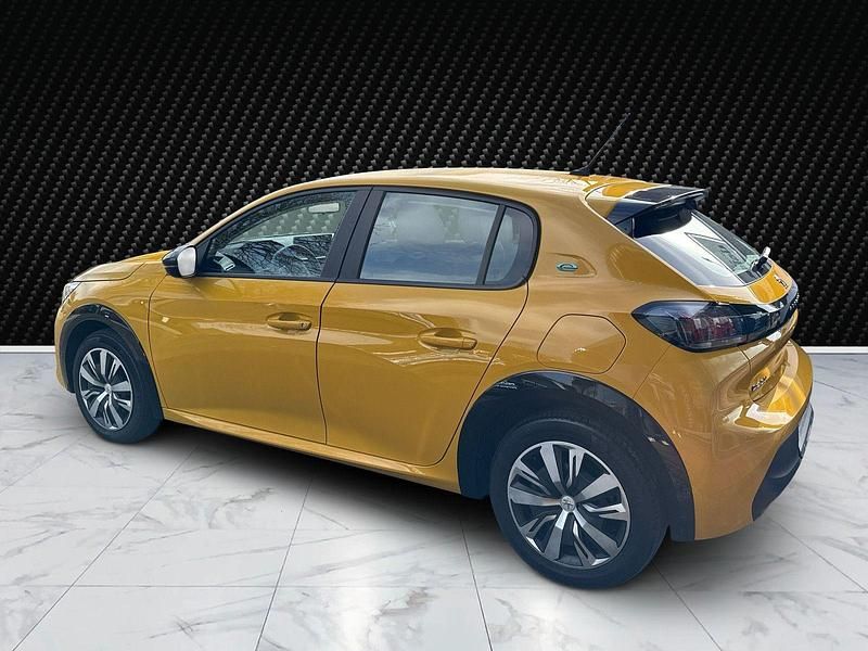 Gebraucht Peugeot 208 Active 100 kW (136 PS) 2022 Gelb Kleinwagen