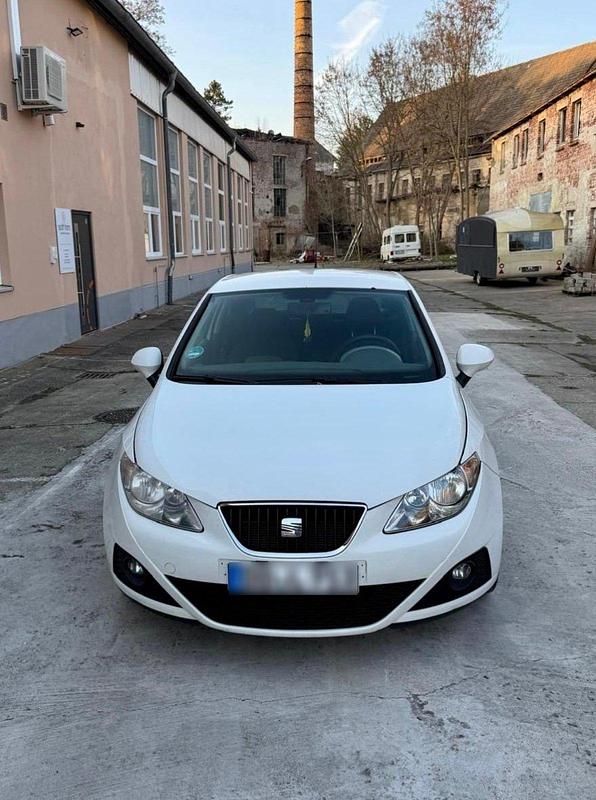 Gebraucht Seat Ibiza 90 PS (66 kW) 2010 Weiß Kleinwagen