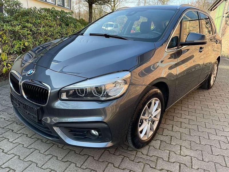 Mineralgrau metallic Gebraucht 2016 BMW 218 Advantage SUV | 15.900 € (Teuer) - Bild 1/4