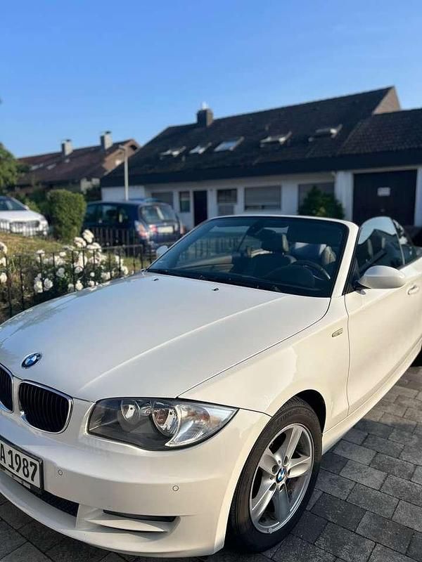 Weiß Gebraucht 2009 BMW 118 Cabriolet Cabrio | 9.500 € (Etwas zu teuer) - Bild 1/4