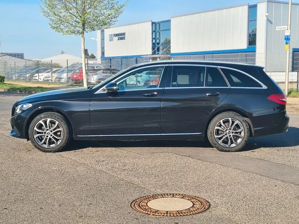 Gebraucht Mercedes C180 156 PS (114 kW) 2017 Schwarz Kombi