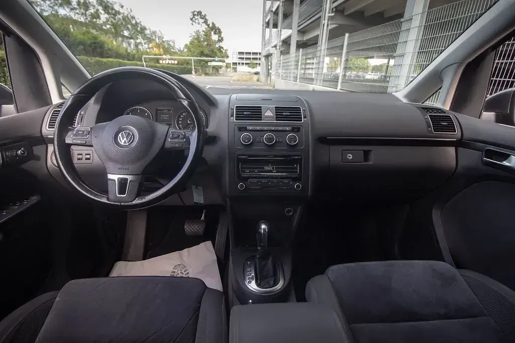 Gebraucht VW Touran Highline 170 PS (125 kW) 2012 Grau Van / Kleinbus