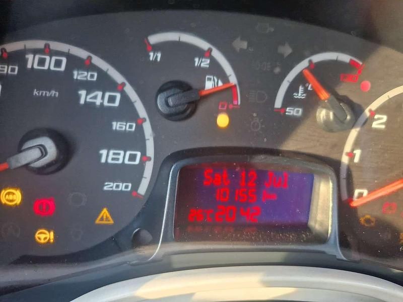 Gebraucht Ford Ka Titanium 69 PS (50 kW) 2012 Weiß Limousine