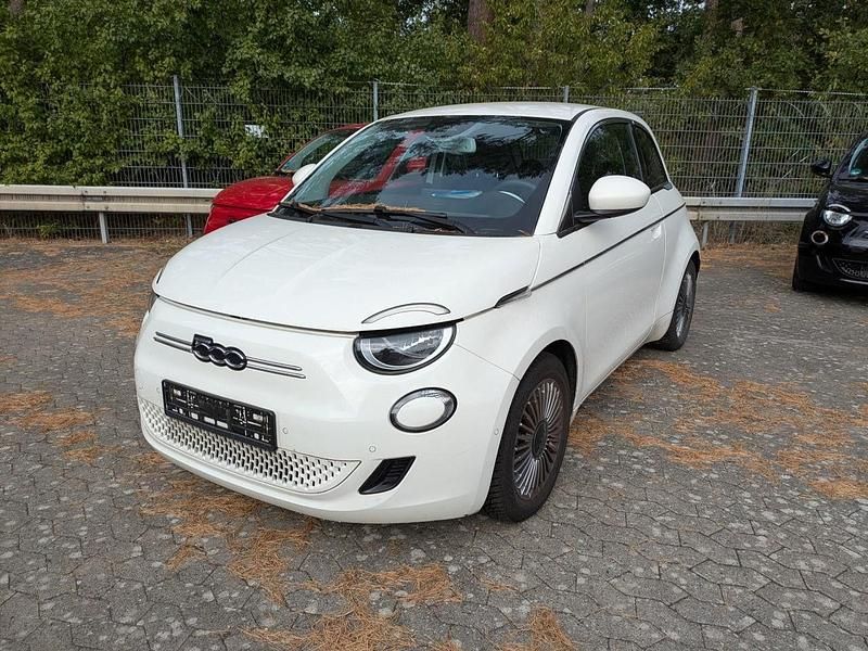 Gebraucht Fiat 500e Icon 86 kW (118 PS) 2023 Weiß Limousine