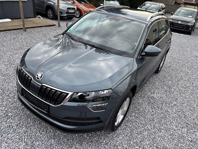 Grau Gebraucht 2018 Skoda Karoq Ambition SUV | 18.990 € (Fairer Preis) - Bild 1/4