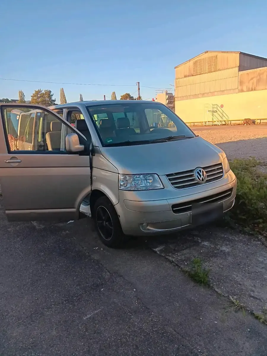 Gebraucht VW Caravelle 102 PS (75 kW) 2007 Andere farben Van