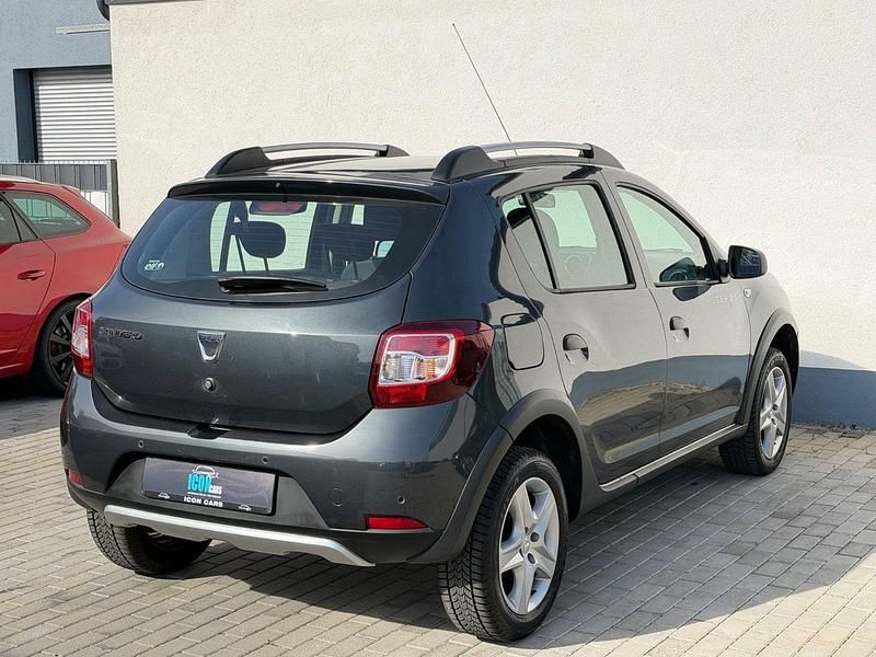 Gebraucht Dacia Sandero Stepway 90 PS (66 kW) 2016 Grau Kleinwagen