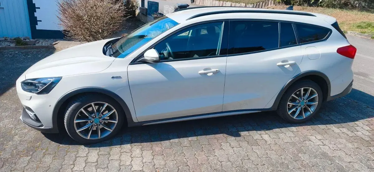 Gebraucht Ford Focus Active 150 PS (110 kW) 2019 Weiß Limousine