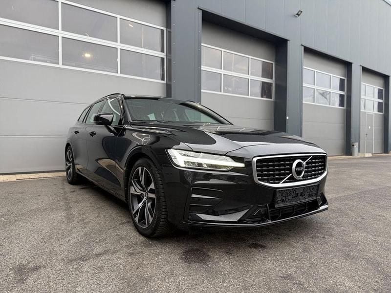 Gebraucht Volvo V60 R-Design 190 PS (139 kW) 2021 Schwarz Kombi