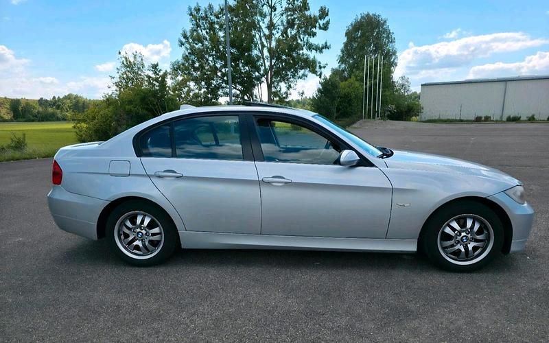 Gebraucht BMW 318 129 PS (94 kW) 2007 Silber Limousine