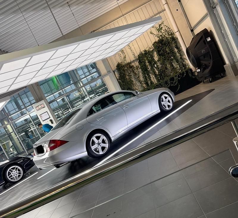 Silber Gebraucht 2007 Mercedes CLS320 Limousine | 6.500 € (Guter Preis) - Bild 1/4