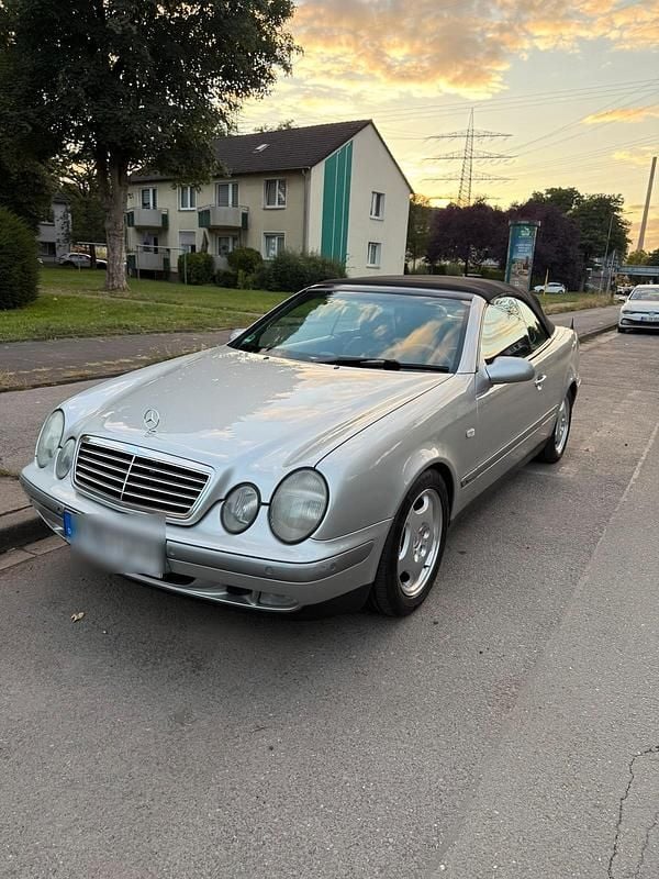 Silber Gebraucht 1999 Mercedes CLK200 Cabrio | 3.200 € (Guter Preis) - Bild 1/4