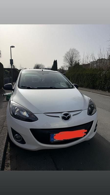Gebraucht Mazda 2 84 PS (61 kW) 2014 Weiß Kleinwagen