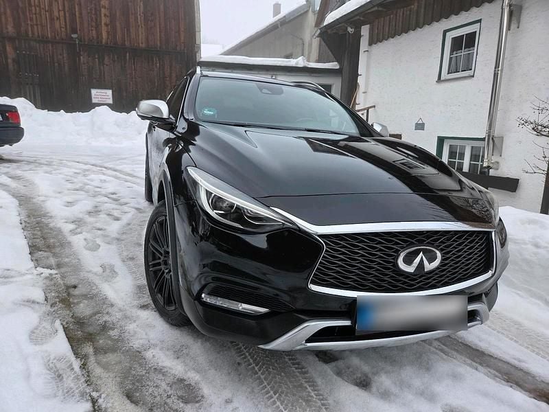 Gebraucht Infiniti QX30 170 PS (125 kW) 2016 Schwarz SUV