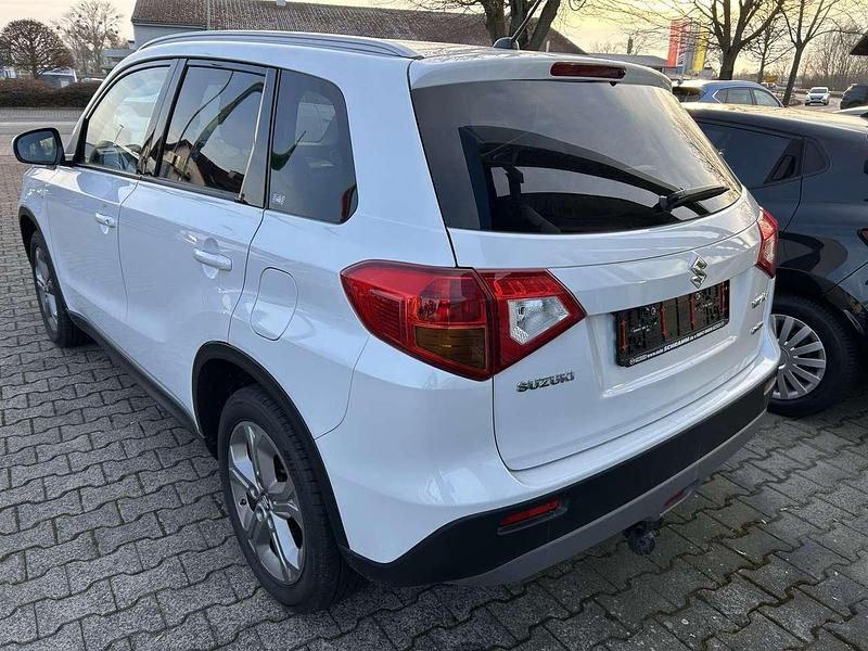 Gebraucht Suzuki Vitara 120 PS (88 kW) 2017 Weiß SUV