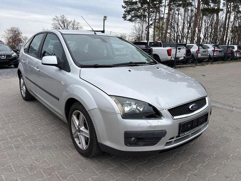 Gebraucht Ford Focus Ghia 145 PS (106 kW) 2006 Grau Limousine