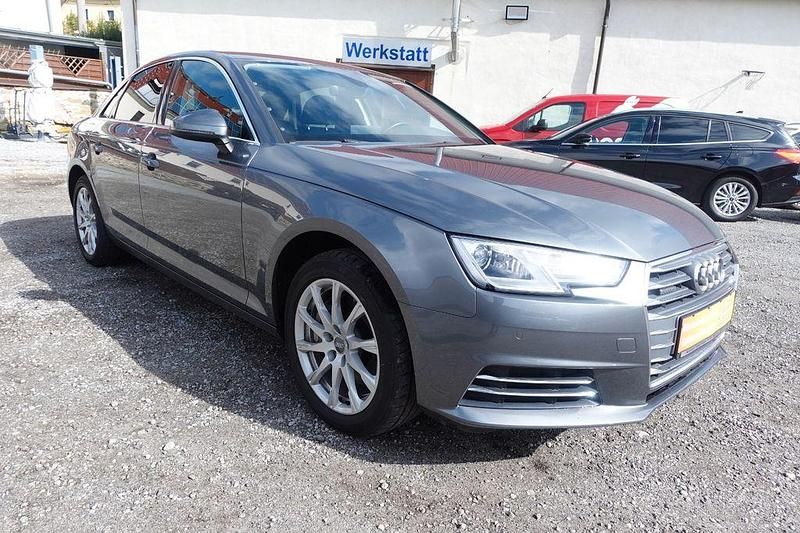 Gebraucht Audi A4 Sport 190 PS (139 kW) 2017 Grau Limousine