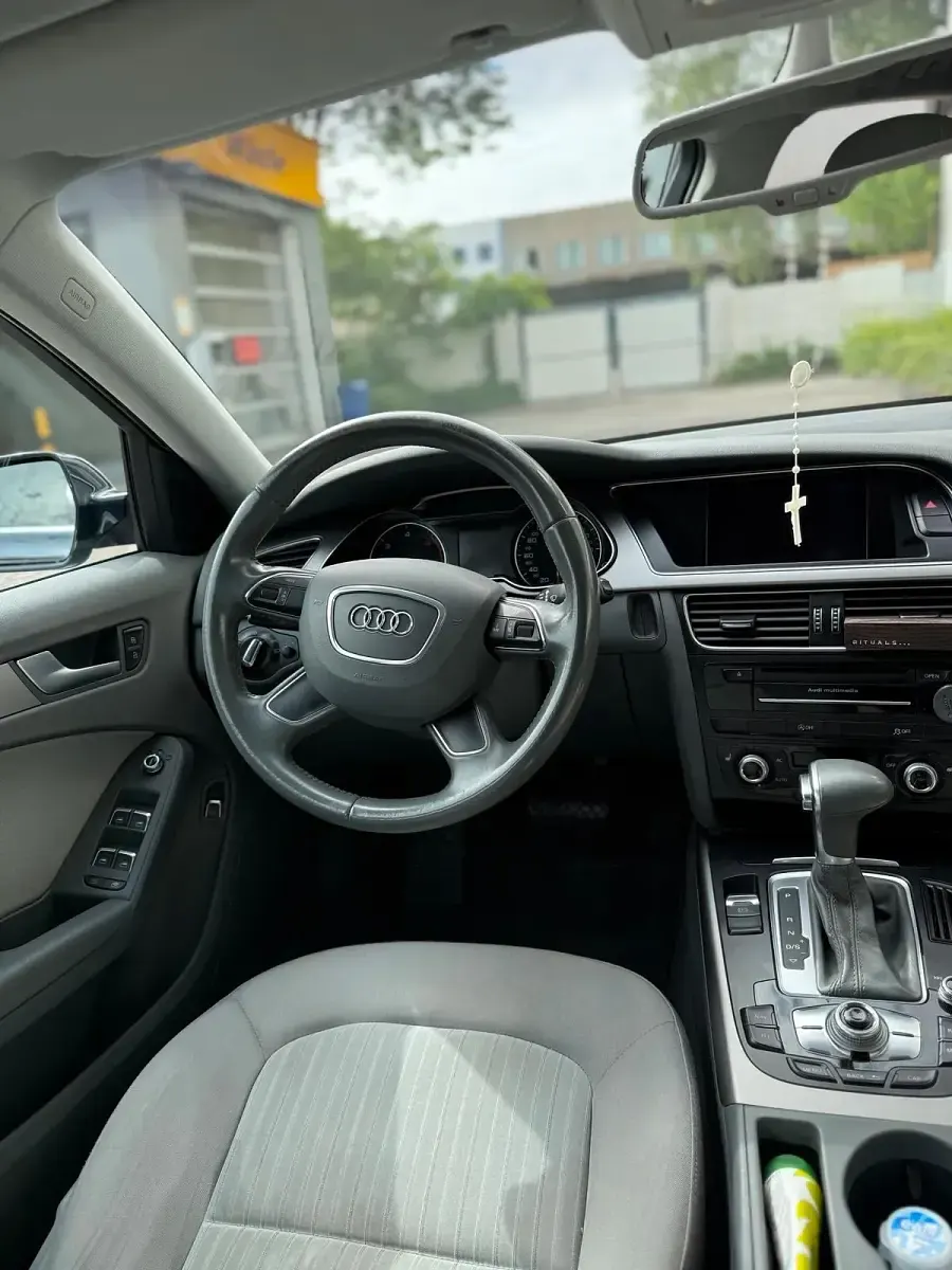 Gebraucht Audi A4 150 PS (110 kW) 2012 Blau Kombi