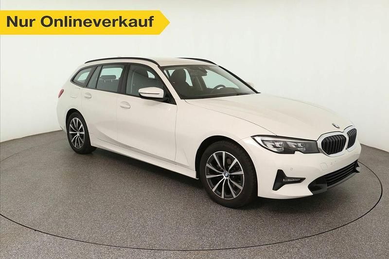 Weiß Gebraucht 2020 BMW 318 Sport Line Limousine | 26.560 € (Fairer Preis) - Bild 1/3