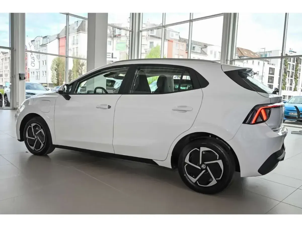 Gebraucht MG MG4 EV Comfort 117 kW (160 PS) 2026 Weiss Kleinwagen