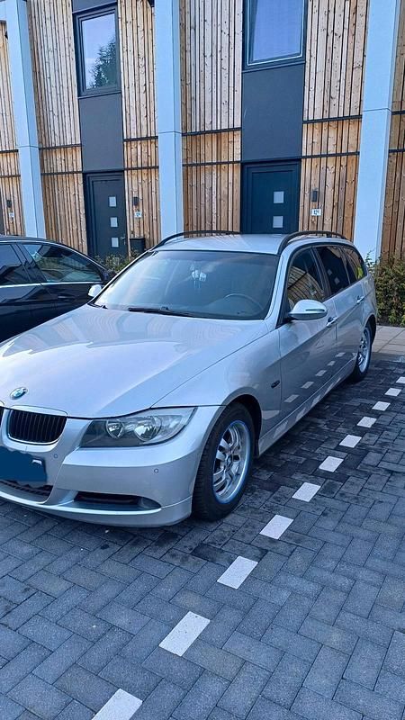 Gebraucht BMW 318 140 PS (102 kW) 2008 Silber Kombi