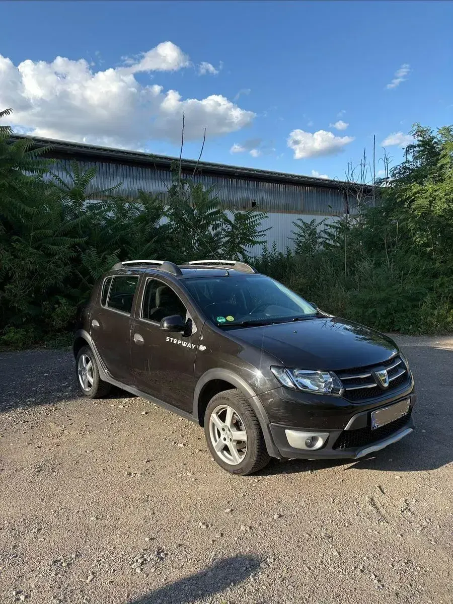 Gebraucht Dacia Sandero Prestige 90 PS (66 kW) 2014 Schwarz Limousine