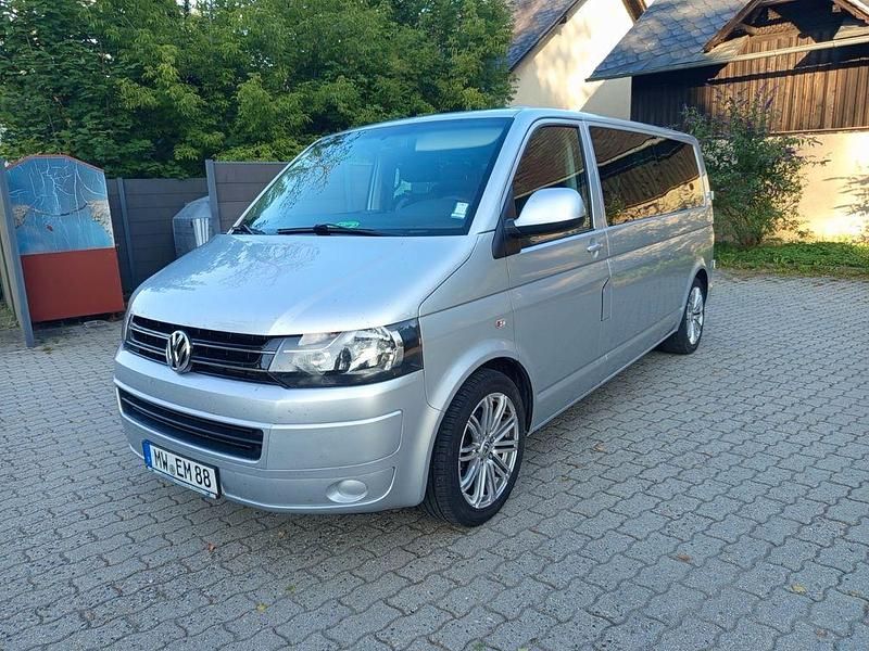 Gebraucht VW Caravelle 139 PS (102 kW) 2010 Silber Van / Kleinbus
